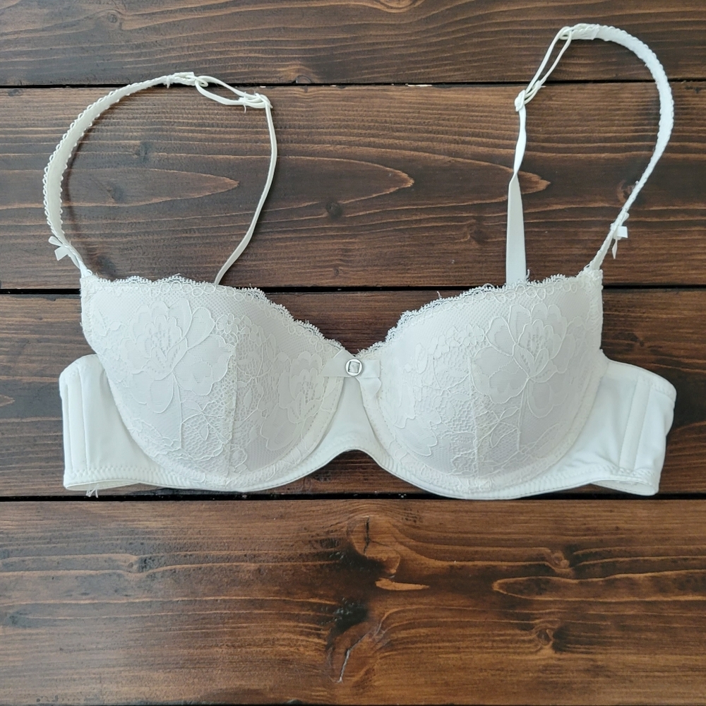 Hunkemöller Cream Lace Bra